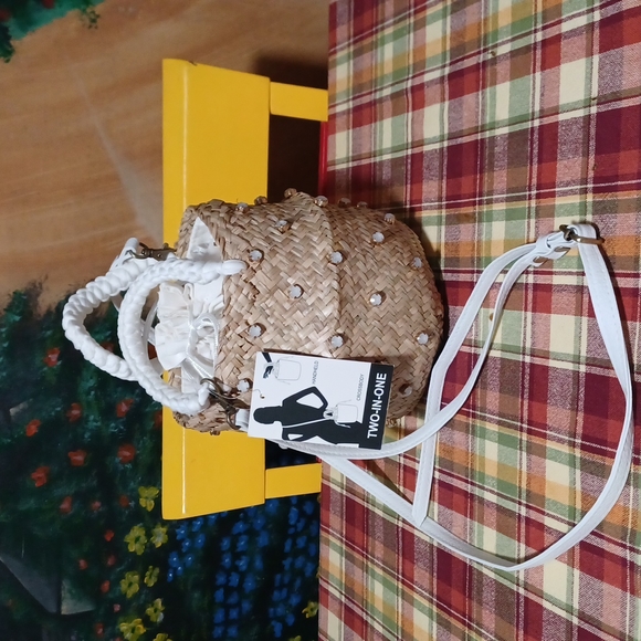 collectioneighteen Handbags - 🎁BUNDLE (2) $25.00 CROSSBODY BEAUTIFUL STRAW BAG